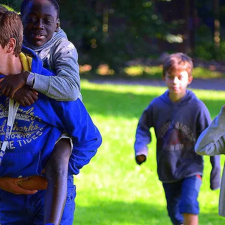 Crh Domaine De Farnieres Inn